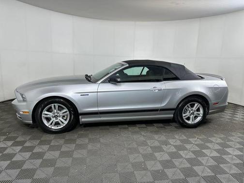 2014 Ford Mustang V6