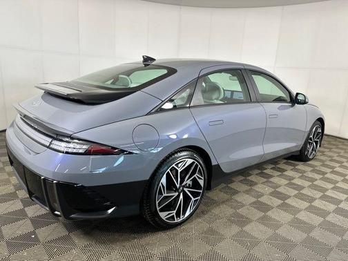 2025 Hyundai IONIQ 6 SEL