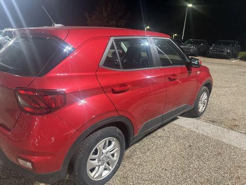 2023 Hyundai VENUE SE