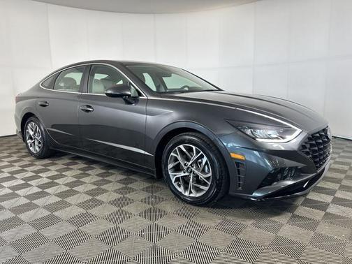 2022 Hyundai SONATA SEL