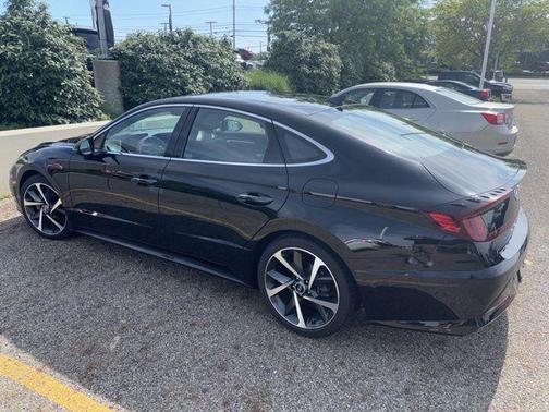 Onyx Black 2023 Hyundai SONATA SEL Plus