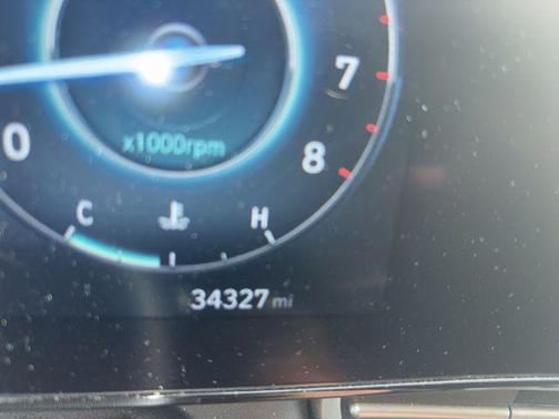 Shimmering Silver Pearl 2023 Hyundai ELANTRA SEL