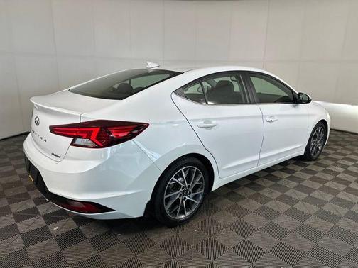 2019 Hyundai ELANTRA Limited