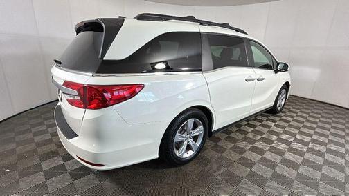 White Diamond Pearl 2018 Honda Odyssey EX-L