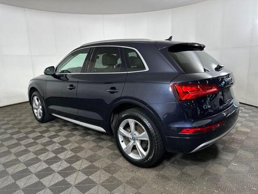 Moonlight Blue Metallic 2020 Audi Q5 45 Premium Plus