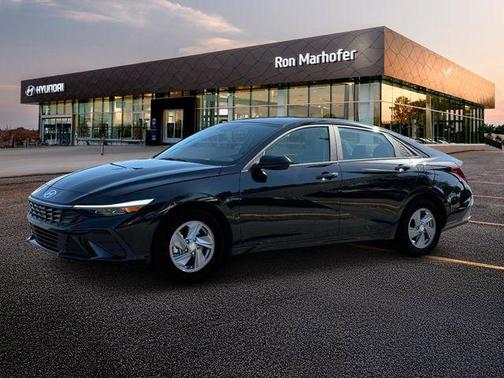 2025 Hyundai ELANTRA SE