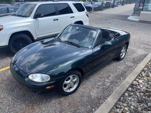 2000 Mazda MX-5 Miata Base