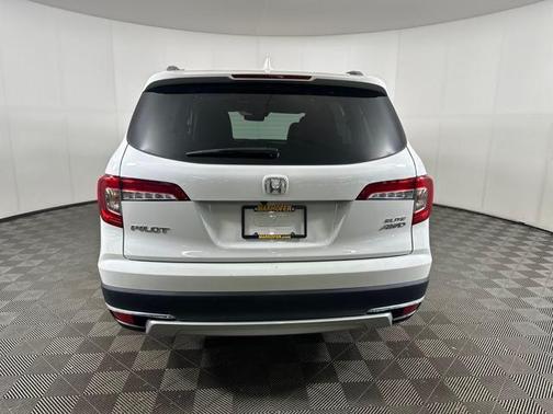 2022 Honda Pilot AWD Elite