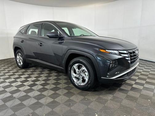 2022 Hyundai TUCSON SE