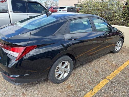 2023 Hyundai ELANTRA SE