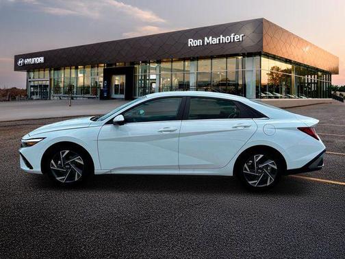 2025 Hyundai ELANTRA Limited