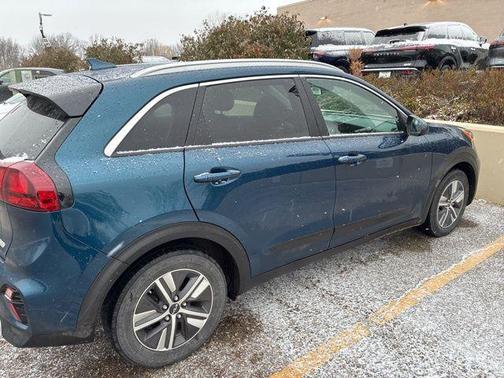 2022 Kia Niro LXS