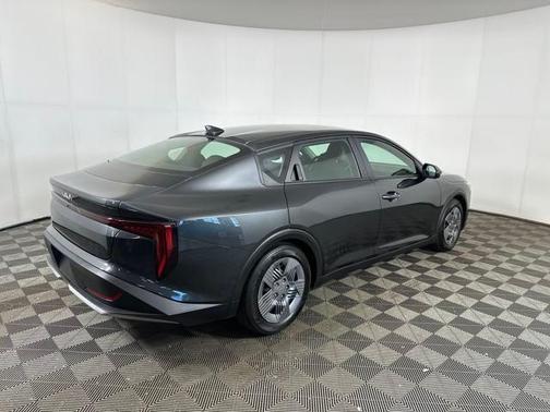 2025 Kia K4 LX
