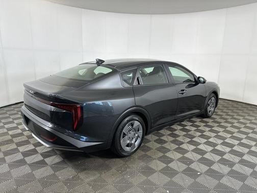 2025 Kia K4 LX