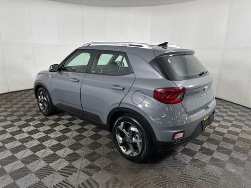 2022 Hyundai VENUE SEL