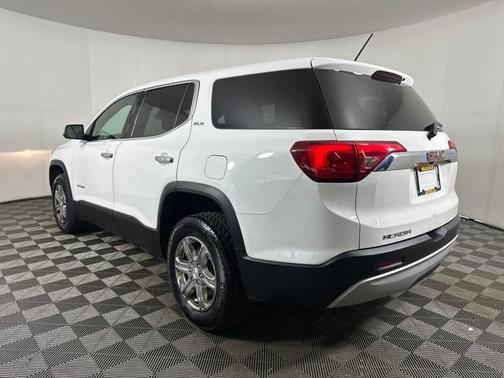 2017 GMC Acadia SLE-1