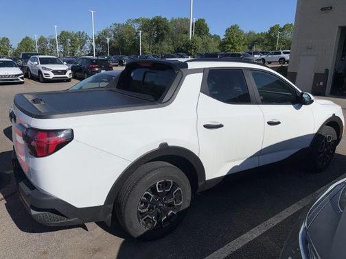 Atlas White 2023 Hyundai SANTA CRUZ SEL