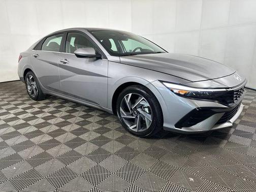 2025 Hyundai ELANTRA SEL