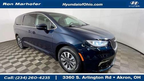 Fathom Blue Pearlcoat 2022 Chrysler Pacifica Hybrid Touring L