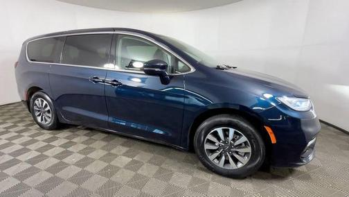 Fathom Blue Pearlcoat 2022 Chrysler Pacifica Hybrid Touring L