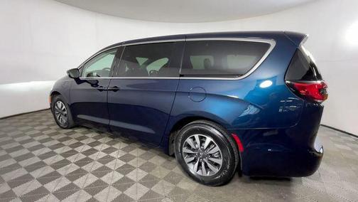 Fathom Blue Pearlcoat 2022 Chrysler Pacifica Hybrid Touring L