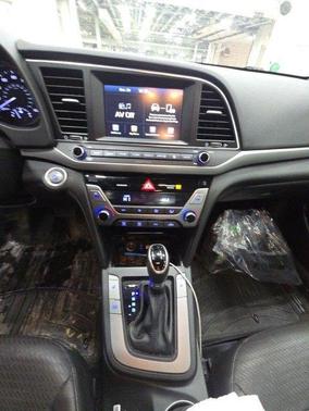 2017 Hyundai ELANTRA Limited