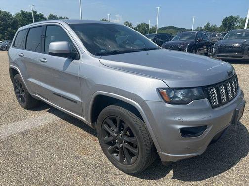 2021 Jeep Grand Cherokee Laredo