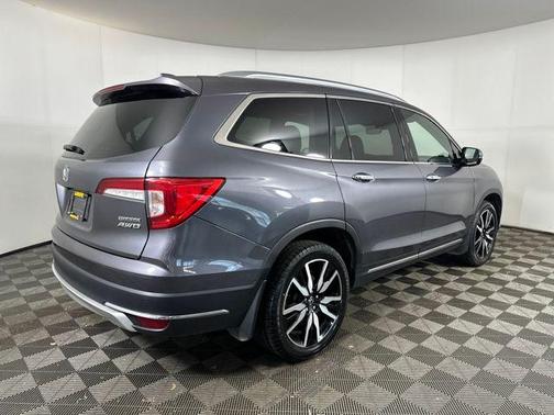 2019 Honda Pilot Touring 8-Passenger
