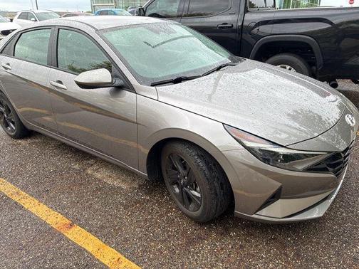 Fluid Metal 2022 Hyundai ELANTRA SEL