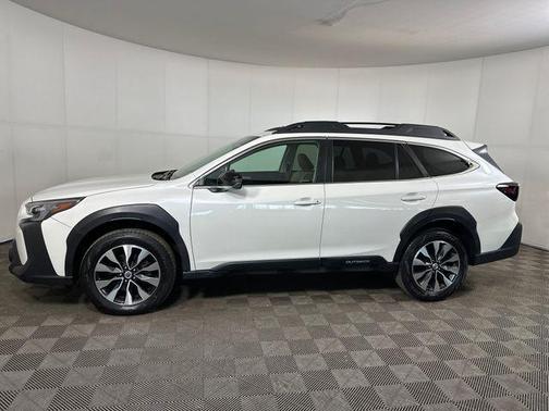 Crystal White Pearl 2023 Subaru Outback Limited