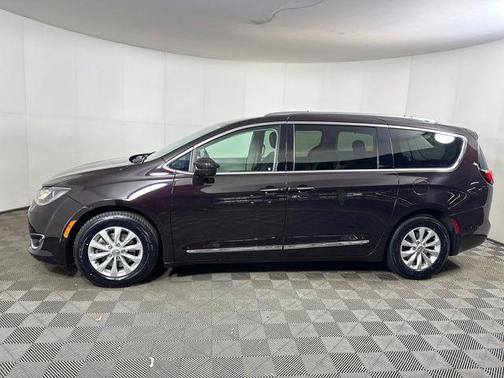 2018 Chrysler Pacifica Touring-L Plus