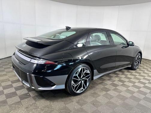 2024 Hyundai IONIQ 6 Limited