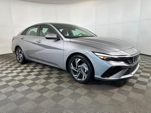 2025 Hyundai ELANTRA SEL