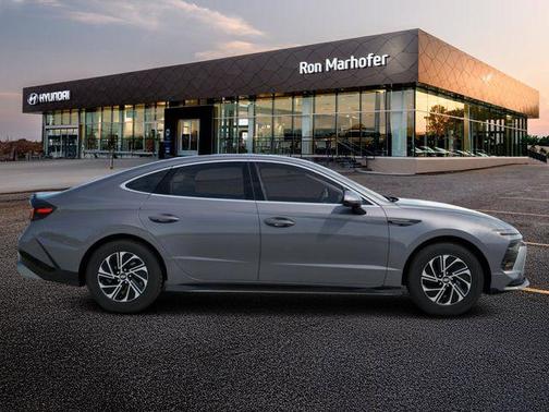 2026 Hyundai SONATA Hybrid Base