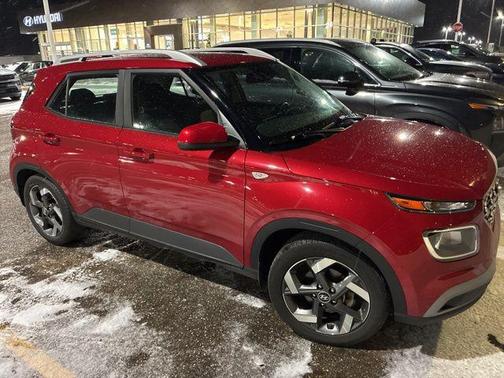 2022 Hyundai VENUE SEL