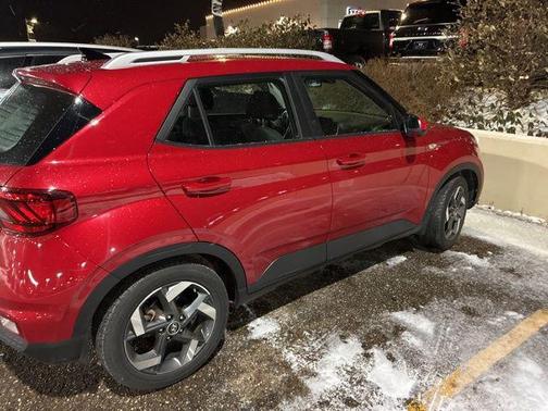 2022 Hyundai VENUE SEL