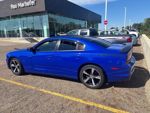 Daytona Blue Pearlcoat 2013 Dodge Charger R/T