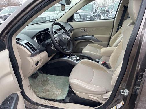 2011 Mitsubishi Outlander SE