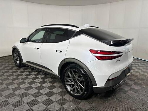 2023 Genesis GV60 Advanced AWD