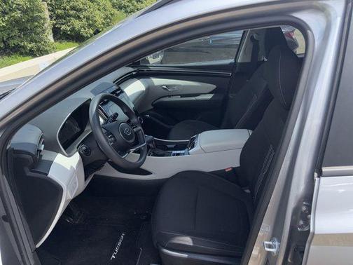 Shimmering Silver 2023 Hyundai TUCSON SEL