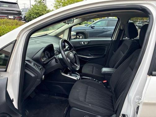 White Platinum Metallic Tri-Coat 2020 Ford EcoSport SE