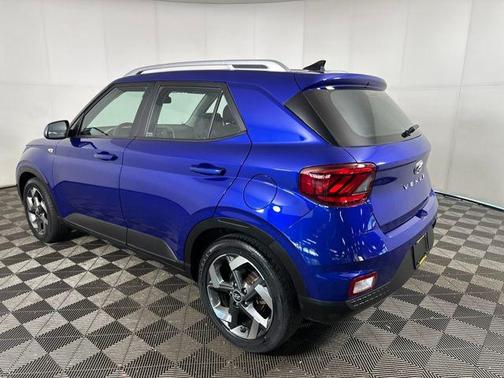 2022 Hyundai VENUE SEL