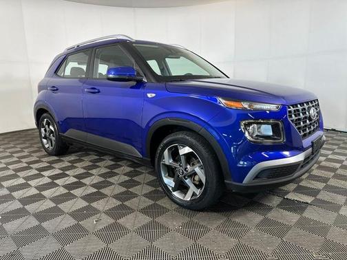 2022 Hyundai VENUE SEL