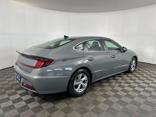 2022 Hyundai SONATA SE