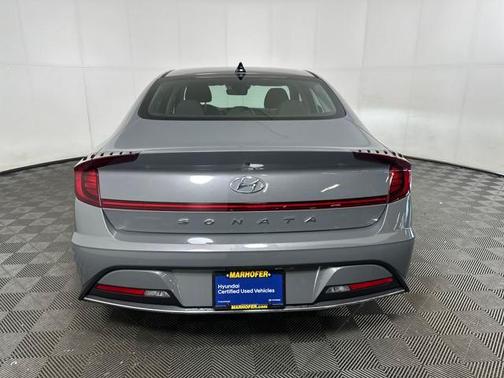 2022 Hyundai SONATA SE