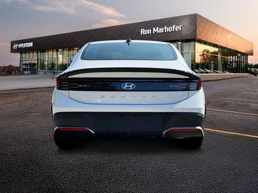 2025 Hyundai SONATA SE