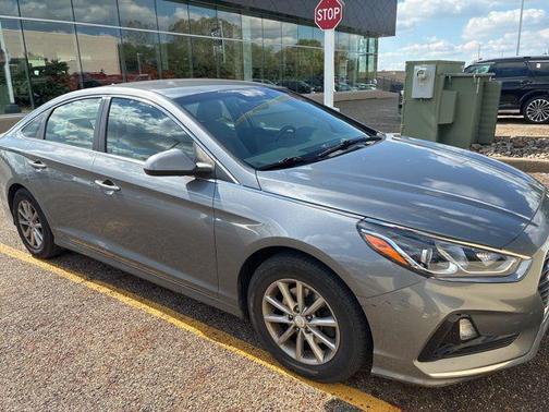 2018 Hyundai SONATA SE
