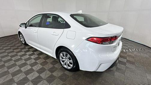 Ice 2023 Toyota Corolla LE