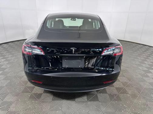2022 Tesla Model 3 Standard Range