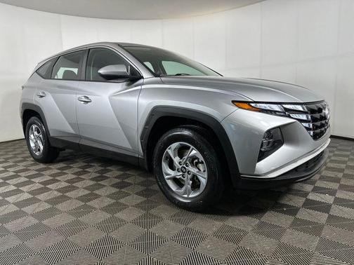 2023 Hyundai TUCSON SE